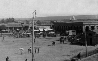 Ղանթարի շուկային (Չարսու բազար) Լուսանկարն արված է 1923-ին