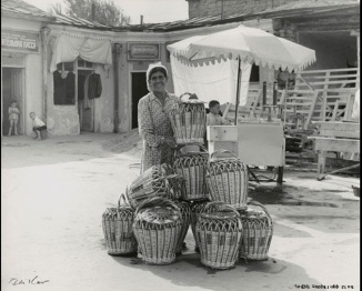 Էջմիածնի շուկայում 1957 իդա կար